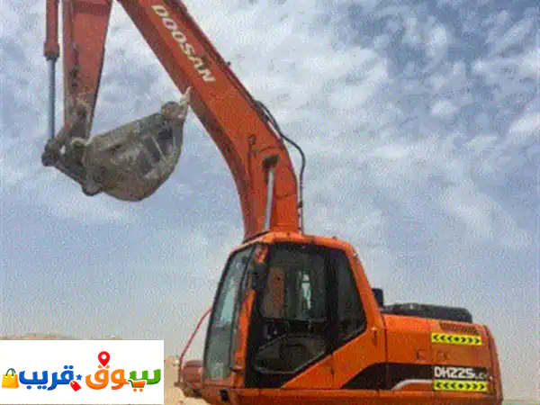 حفار دوسان كوري موديل 2009 20 طن بحالة جيدة للبيع