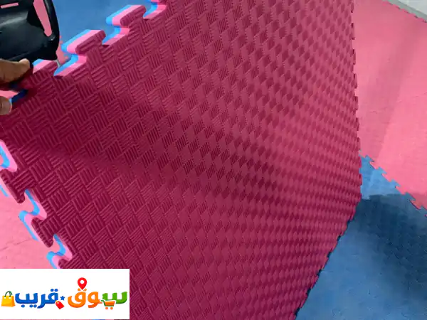 للبيع فرشة بلاط مناسبة للألعاب الرياضية
