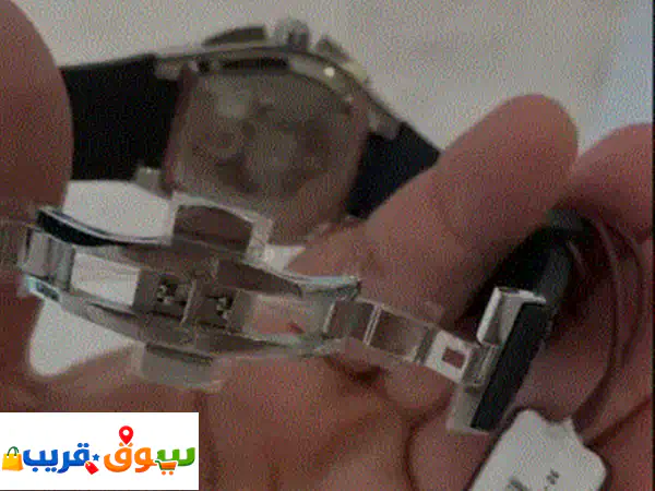 ساعة لعشاق الفخامة والتميز بتصميم مميز وفريد من...